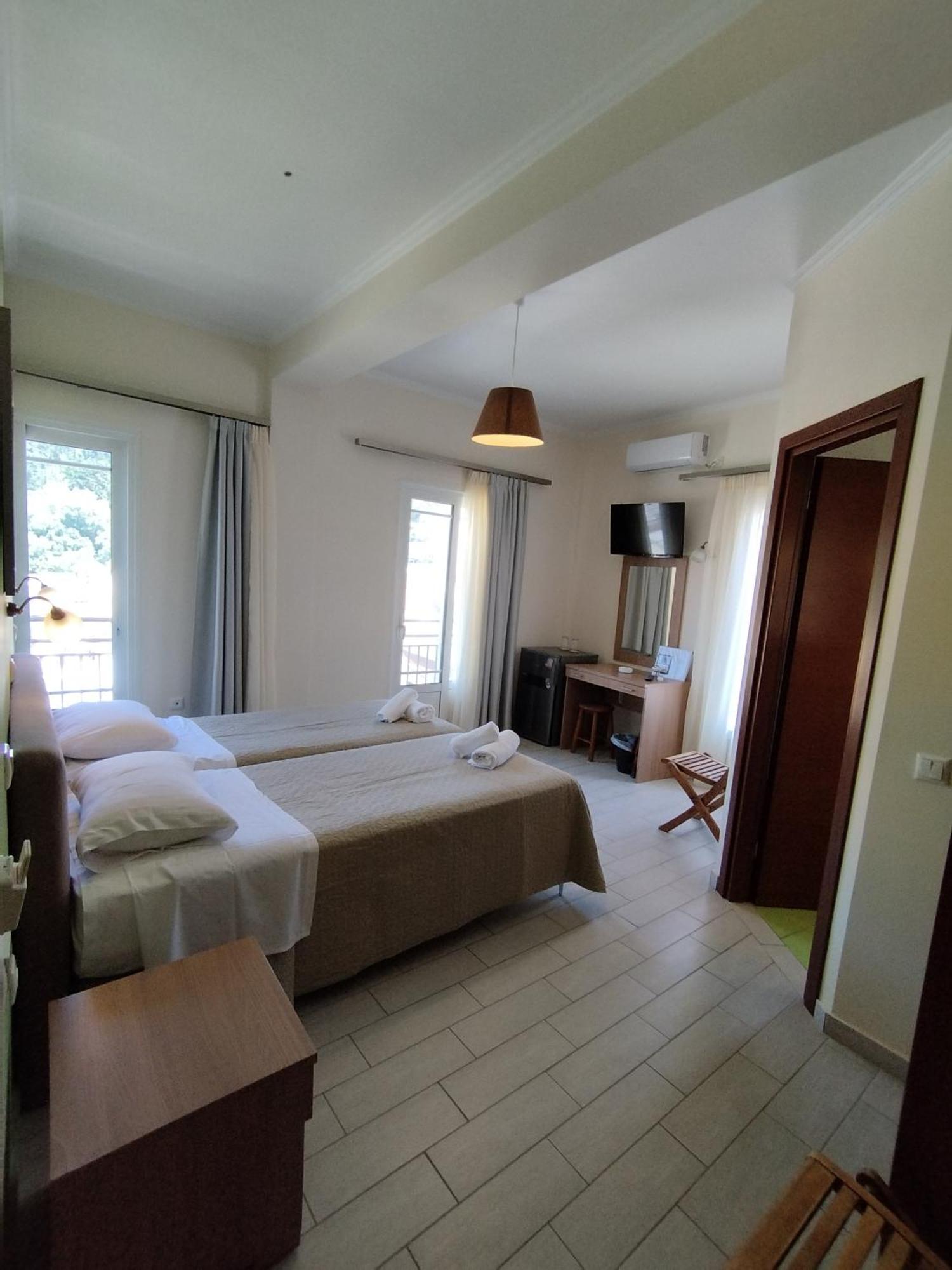 Ilios Hotel Лакка Экстерьер фото